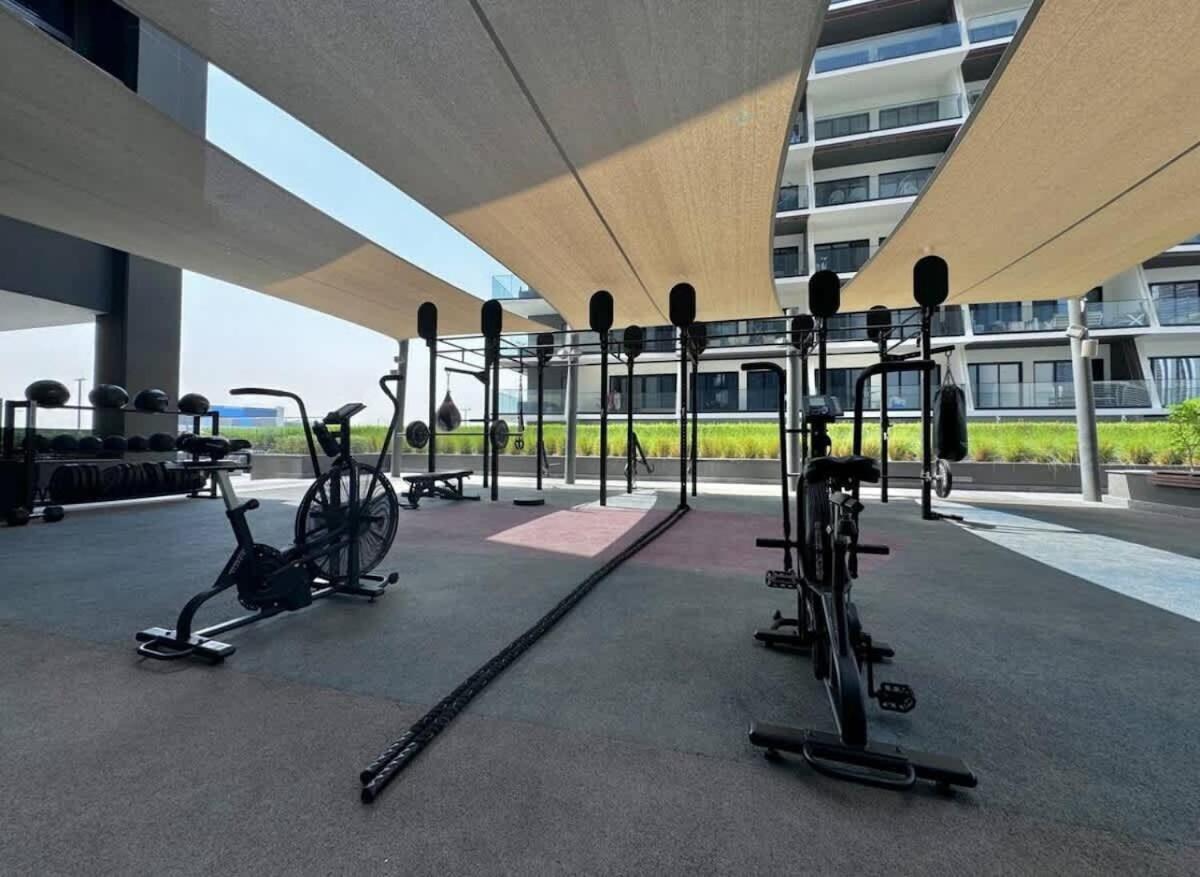 Water Front Apartment, Burj Khalifa Views *