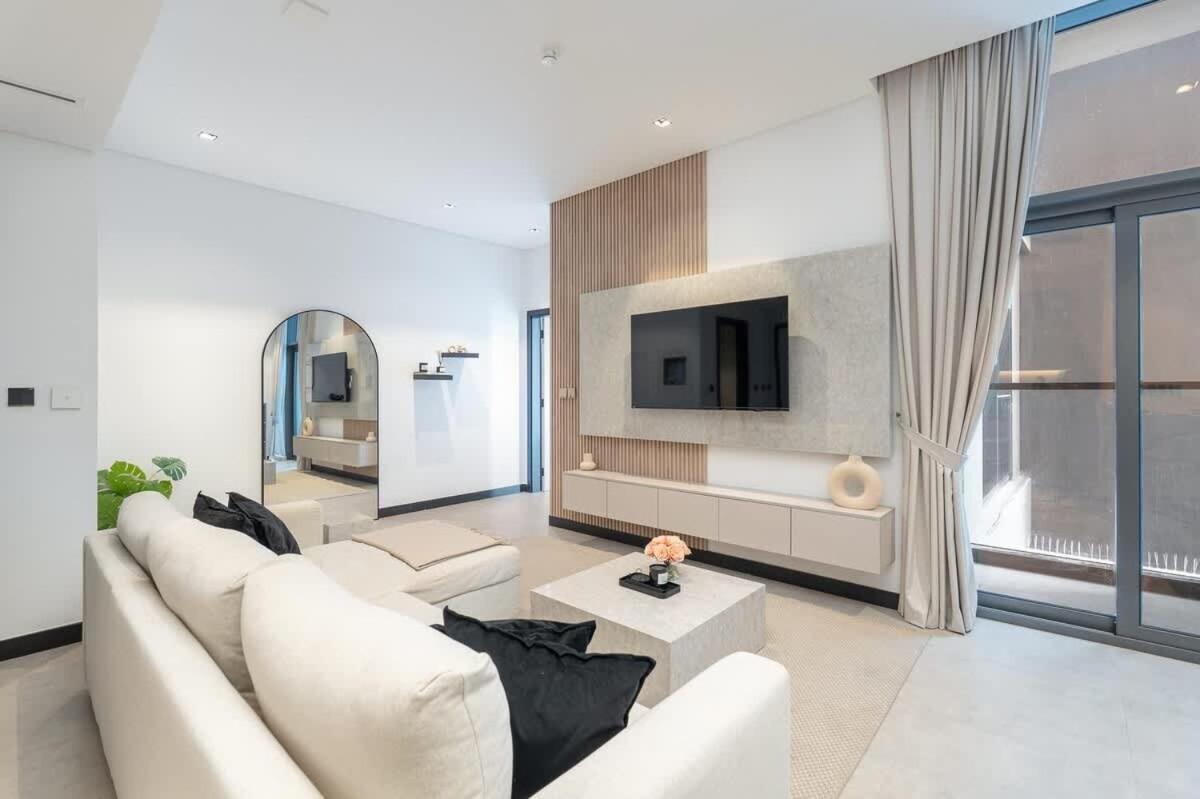 Opulent In Business Bay - Burj Views From Infinity Pool&jacuzzi Apartment